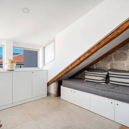 Luxury Blue On Riva Promenade *