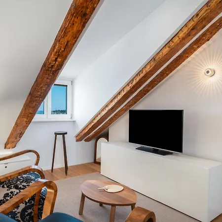 Luxury Blue On Riva Promenade *